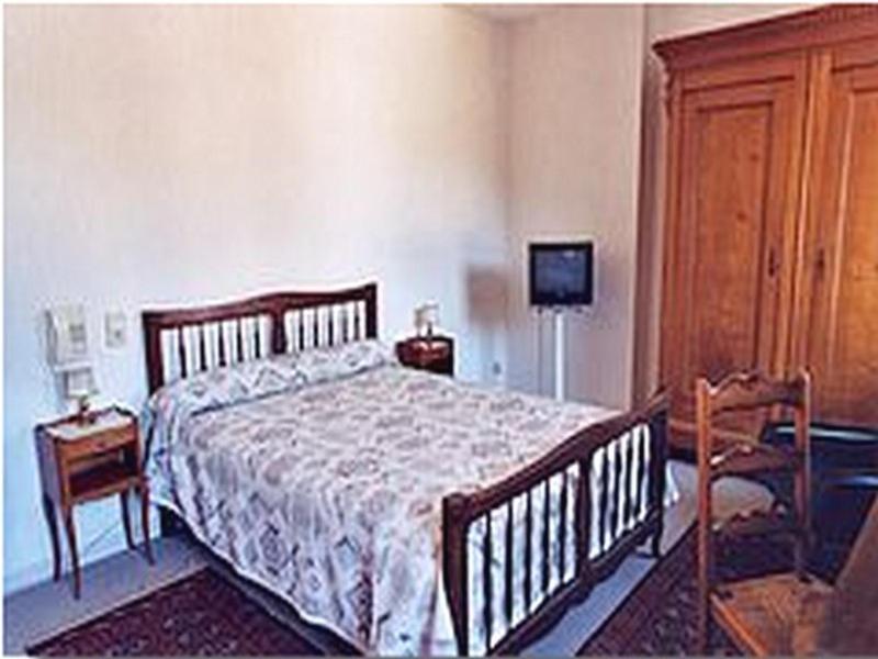 Hotel De Paris Полиньи Номер фото